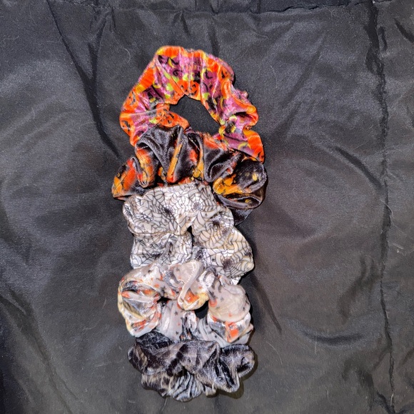 Scrunchie - Picture 2 of 2